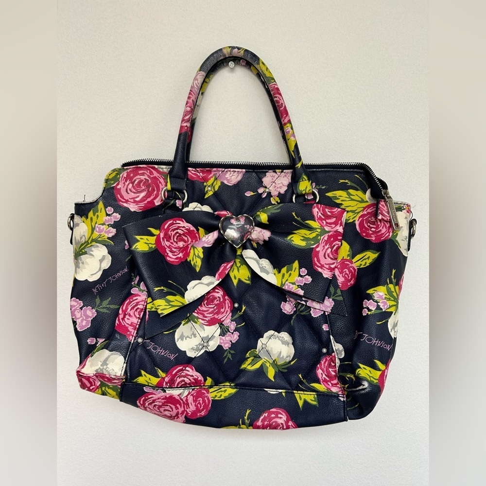 Betsey Johnson, floral, navy shoulder bag purse in excellent condition!​